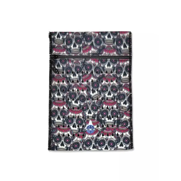 Insulin cooling wallet for kids with vibrant patterned design, fits 3 insulin pens or 5 vials, no electricity needed.