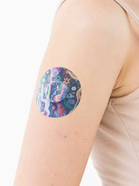 Plaster mocujący do FreeStyle Libre 3, wzór Lucid Echo, na ramieniu