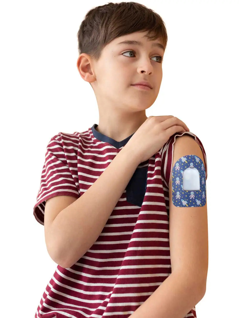 Plaster mocujący do poda Omnipod, wzór Astronaut, noszony przez chłopca